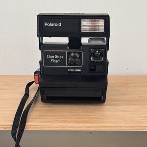 Vintage Polaroid One Step Flash AutoFocus Instant Film Camera Black with Strap